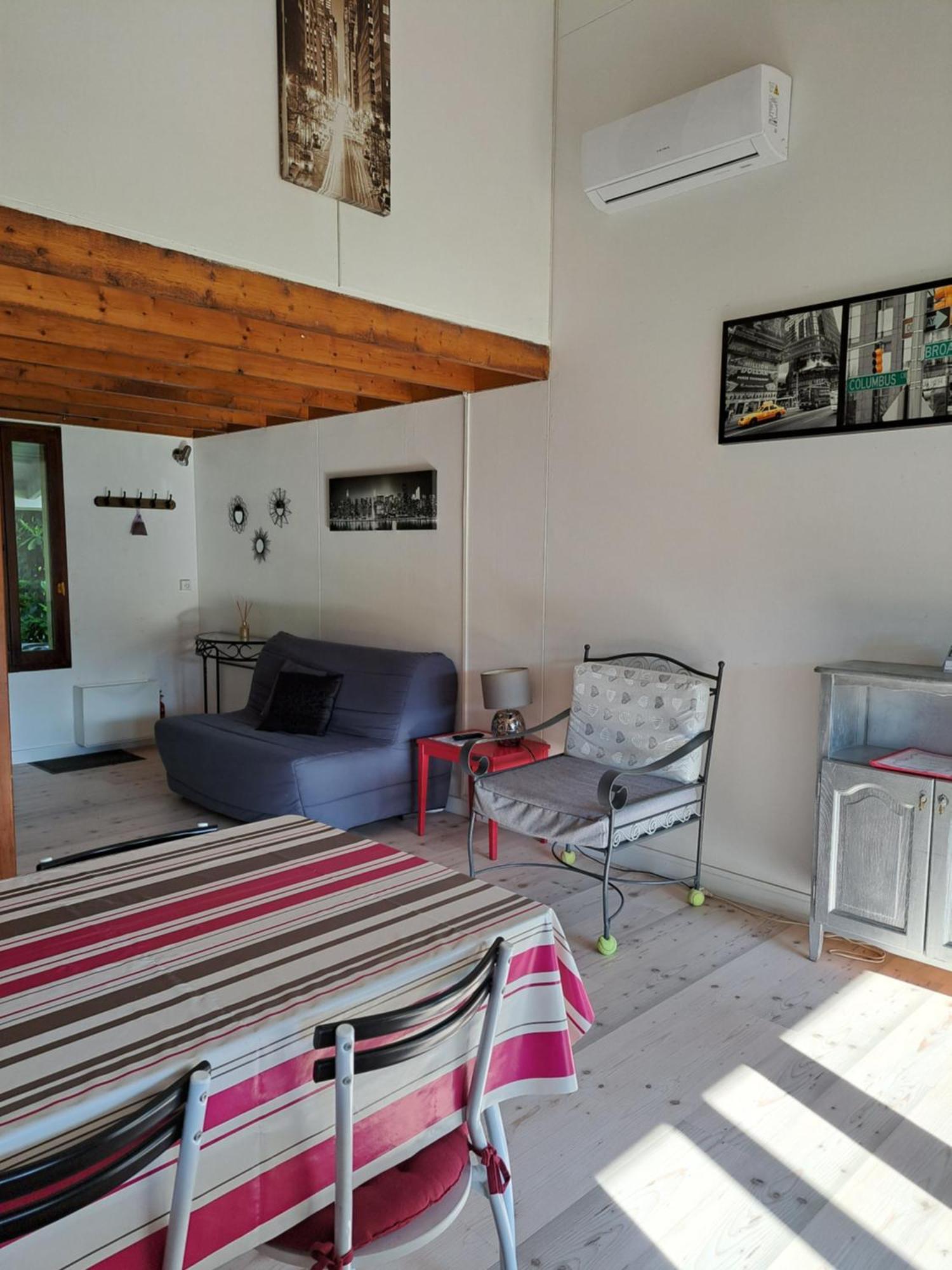 Villa les petits chassezac à Grospierres Extérieur photo